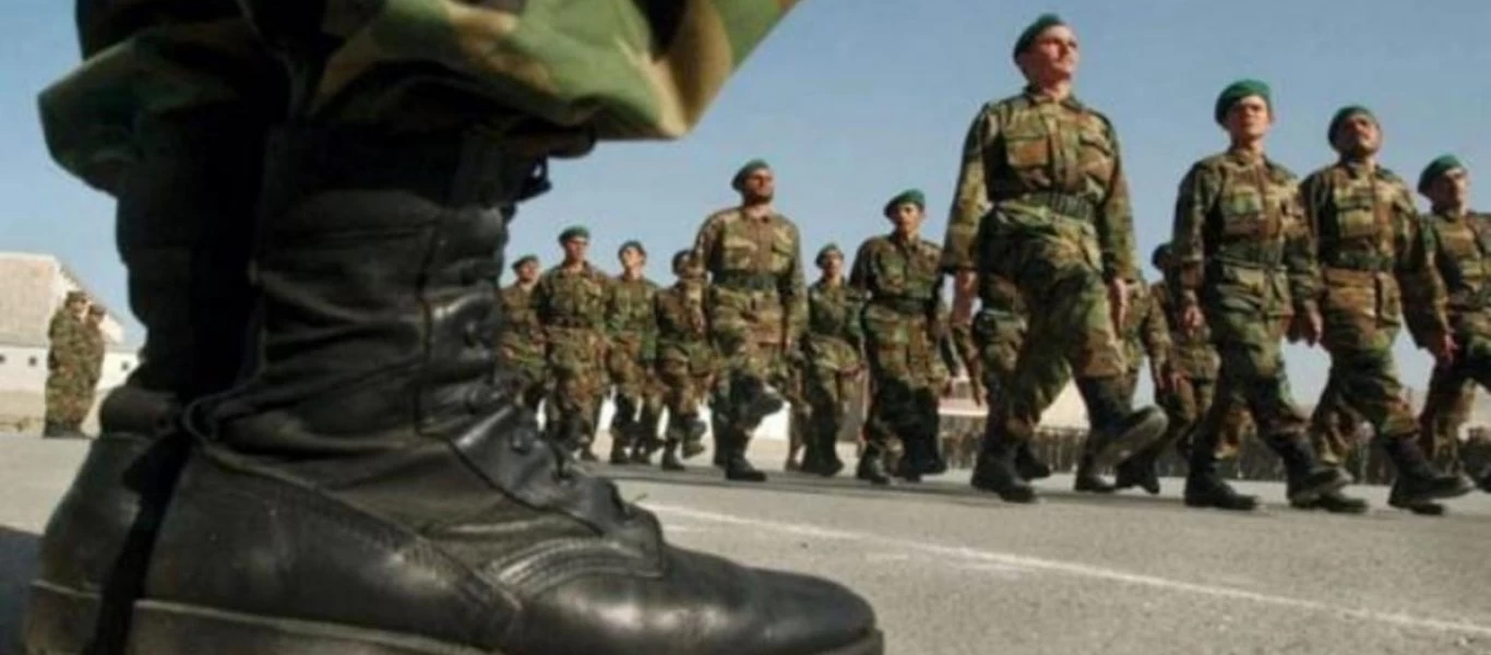 Το γνωρίζατε; - Γιατί οι στρατιώτες δεν κάνουν ποτέ βήμα σε γέφυρες; (βίντεο)